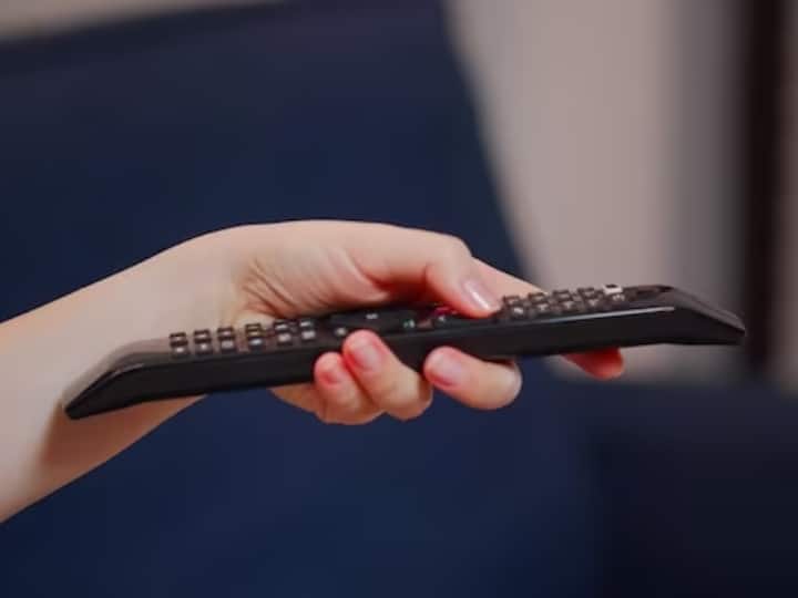 Try These Tips To Repair Remote Controls If It Is Not Working Properly Remote Control Care Tips