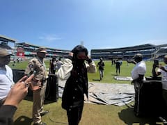 సునీల్ గవాస్కర్, ఆరోన్ ఫించ్‌ల ముందు నాని బ్యాటింగ్ - వైజాగ్ మ్యాచ్‌లో నేచురల్ స్టార్!