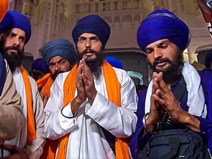 Amritpal Singh addressed gathering visuals Waris Punjab De Gurudwara in Moga Punjab before arrest Amritpal Singh Addresses Gathering In Moga Gurdwara Before Arrest: Watch