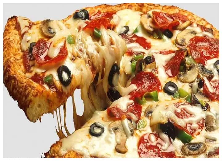 Dominos Ex CEO Ritch Allison Claimed More than 3 lakh rupees for Pizza Expenses in just one year know details साल भर में खाया लाखों का पिज्जा, नौकरी छोड़ने के बाद थमा दिया बिल