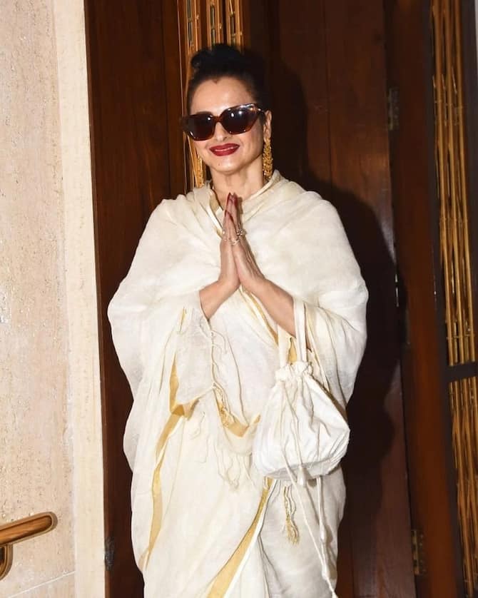 Veteran Actor Rekha Pairs Saree With Sneakers. Take A Look