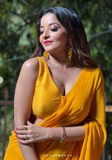 Monalisa: Bhojpuri actress Monalisa dazzled in yellow saree, fans' eyes were fixed on her style.