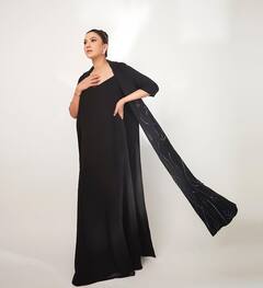 Gauahar Khan Photos: ब्लैक गाउन में बेहद खूबसूरत लगीं गौहर खान, फोटोशूट के दौरान यूं छुपाया अपना बेबी बंप