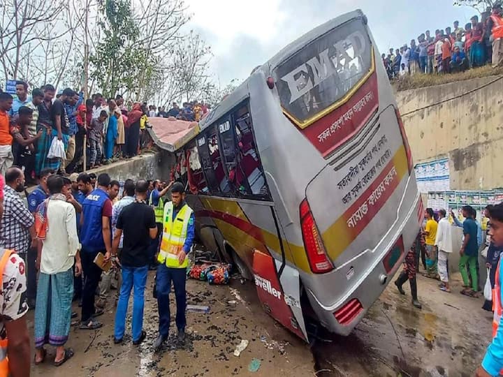Dhaka-bound bus accident operated by Emad Paribahan 17 killed, 30 injured in Bangladesh Madaripur Bangladesh: 17 Dead, Several Injured After Dhaka-Bound Bus Falls Into Ditch In Madaripur
