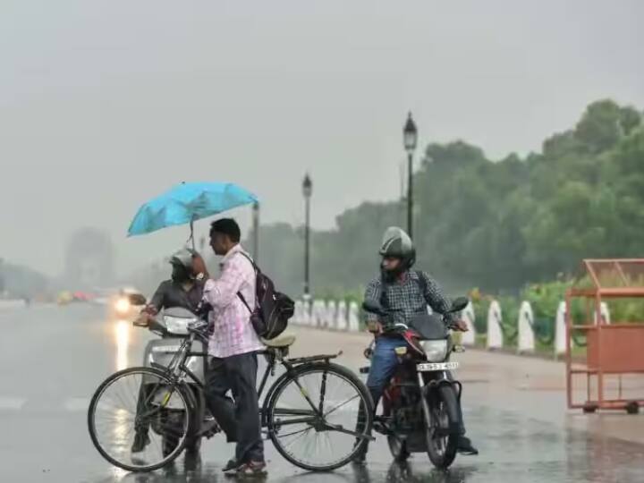 India Weather Update weather will continue in Delhi even today thunderstorms with strong winds in Northeast India read weather conditions Weather Update: जमकर बरसेंगे बादल, 23 मार्च से उत्तर भारत में बारिश बिगाड़ सकती है हालात, कहां-कितना गिरेगा पारा, पढ़ें नया अपडेट यहां