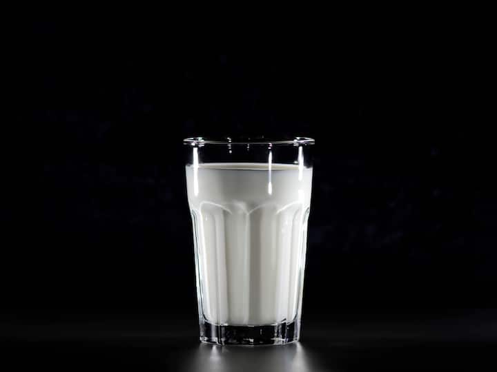 Does drinking milk reduce the problem of acidity Acidity: పాలు తాగితే ఎసిడిటీ సమస్య తగ్గుతుందా? అది ఎంతవరకు నిజం?