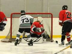 82 साल की बुजुर्ग अमेरिकी महिला ने हॅाकी खेल कर बना दिया वर्ल्ड रिकार्ड