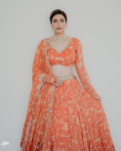 Karishma Tanna: देसी लुक में हर किसी को इंप्रेस करती हैं करिश्मा तन्ना, आप भी एक्ट्रेस के स्टाइल से ले सकती हैं इंस्पिरेशन