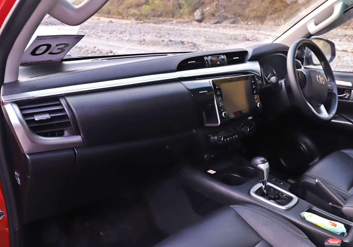 Toyota Hilux Review: देखिए 2023 टोयोटा हिलक्स का फुल रिव्यू, बड़े ग्राउंड क्लीयरेंस के साथ है शानदार ऑफ-रोडिंग क्षमता