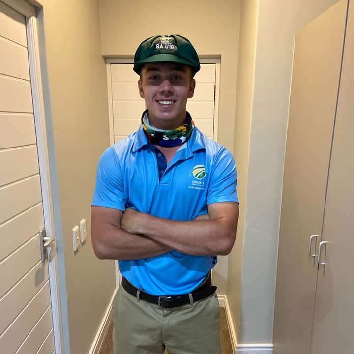 इंडियन प्रीमियर लीग (IPL) के पिछले सीजन में जिस एक युवा खिलाड़ी ने सबसे ज्यादा सुर्खियां बटोरी थीं वह साउथ अफ्रीका के युवा बल्लेबाज डेवाल्ड ब्रेविस थे. इनको वर्ल्ड क्रिकेट में बेबी एबी के नाम से भी पहचाना जाने लगा जिसके पीछे उन्हीं की तरह बल्लेबाजी की झलक दिखाना था.