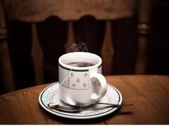 गुलाबाच्या पाकळ्यांपासून बनवा रोज टी; जाणून घ्या बनवण्याची  सोपी पद्धत