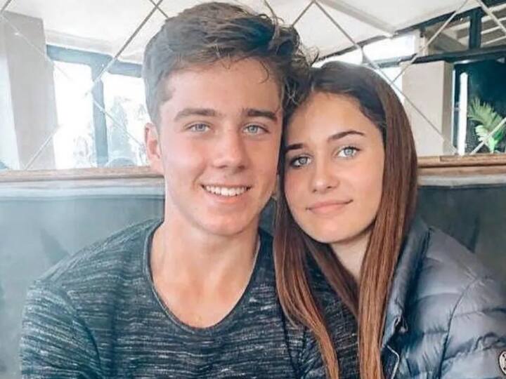 डेवाल्ड ब्रेविस ने आईपीएल में कदम रखने से पहले करीब 2 साल तक एबी डी विलियर्स के अंडर में साथ में कई नेट सेशन किए थे. इसके जरिए डेवाल्ड खुद को एक बेहतर बल्लेबाज बनाने में कामयाब हो सके और इसी कारण उनकी बल्लेबाजी डी विलियर्स की झलक भी दिखाई देती है.