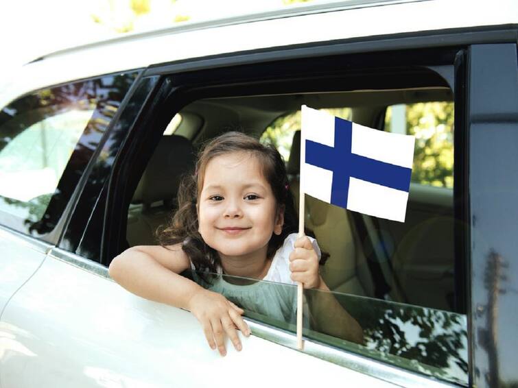 World happiest country Finland tops the list other asian countries fare better than india உலகின் மகிழ்ச்சியான நாடுகள்...தொடர்ந்து ஆறாவது முறையாக முதலிடம் பெற்ற ஐரோப்பிய நாடு...அடிமட்டத்தில் இந்தியா..!