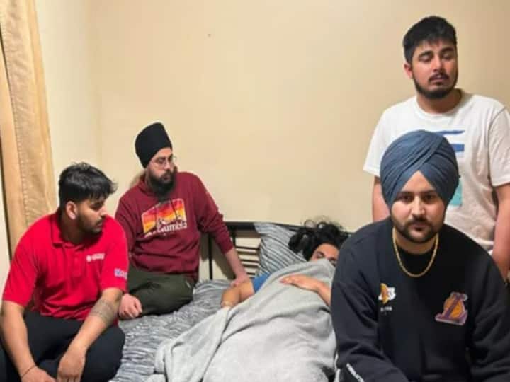Indian-origin Sikh student attacked in Toronto attackers took off his turban and dragged him on the road Toronto Crime: कनाडा में भारतीय मूल के सिख छात्र पर नस्लीय हमला, हमलावरों ने पगड़ी उतारकर बालों से सड़क पर घसीटा