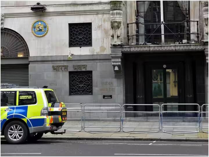 khalistan supporters protest outside Indian high commission in Britain after action against amritpal singh Britain Khalistan Supporters Protest: ਲੰਡਨ ਵਿੱਚ ਭਾਰਤੀ ਹਾਈ ਕਮਿਸ਼ਨ ਦੇ ਕੰਪਲੈਕਸ ਵਿੱਚ ਖਾਲਿਸਤਾਨ ਸਮਰਥਕਾਂ ਵੱਲੋਂ ਹੰਗਾਮਾ, ਭਾਰਤ ਨੇ ਬ੍ਰਿਟਿਸ਼ ਡਿਪਲੋਮੈਟ ਨੂੰ ਤਲਬ ਕੀਤਾ