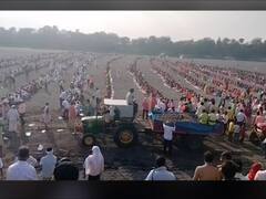 Parbhani News:  परभणीच्या गोदापात्रात पार पडली शिरा पुरीची महापंगत, हजारो भाविकांनी घेतला शिरा पुरीच्या प्रसादाचा आस्वाद