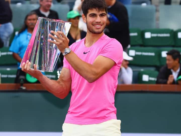 Indian Wells 2023 Carlos Alcaraz won final dethrones Novak Djokovic to reclaim World No 1 Indian Wells 2023: कार्लोस अल्कराज ने खिताब जीतकर रचा इतिहास, जोकोविच को पछाड़ फिर बने दुनिया के नंबर-1 खिलाड़ी