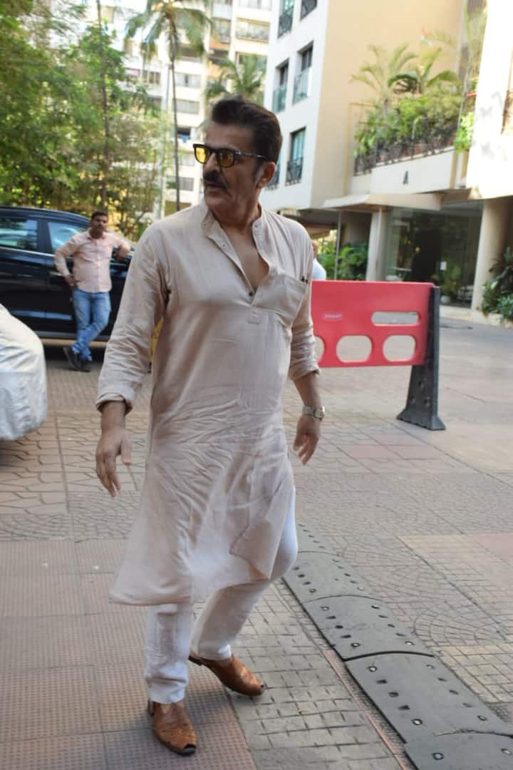 Rajesh Khattar clicked while arriving for the prayer meet.