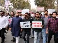 अलीगढ़: एएमयू के छात्रों ने वाइस चांसलर के नाम लिखा ज्ञापन, इन मुद्दों को लेकर भेजा पत्र