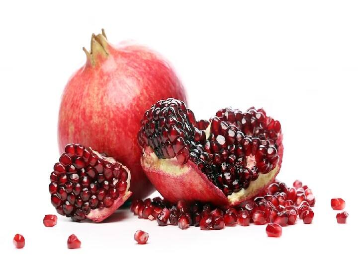 Are you sweating while extracting pomegranate seeds?  So definitely try these simple methods