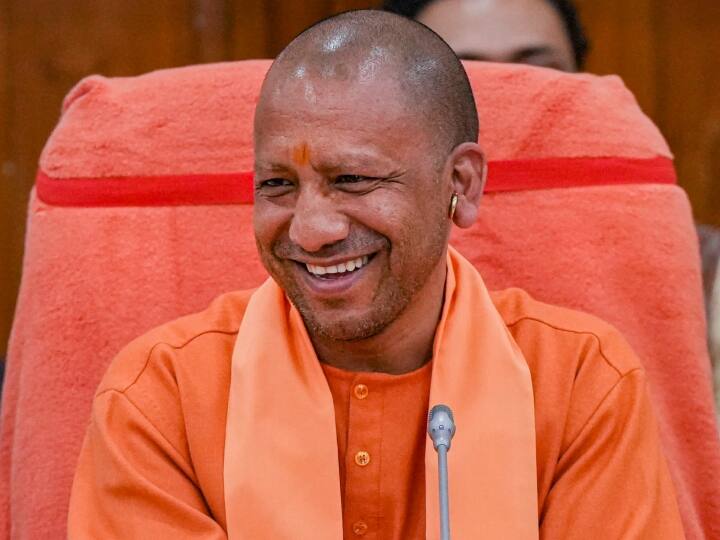 Yogi Adityanath record of UP chief minister for six consecutive years Akhilesh Yadav Mulayam Singh Mayawati left behind UP Politics: सीएम योगी का अनोखा रिकॉर्ड, अखिलेश यादव, मुलायम सिंह, मायावती समेत तमाम दिग्गज छूटे पीछे