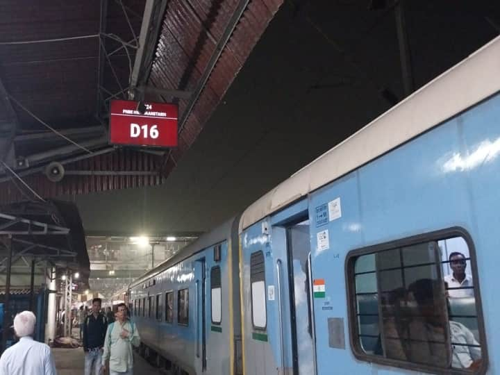 Patna Station Viral Video two FIR registered in pornographic video case on TV screen at Patna station Patna Station Viral Video: पटना स्टेशन पर टीवी स्क्रीन पर अश्लील वीडियो मामले में 2 प्राथमिकी दर्ज, एक्शन में रेलवे