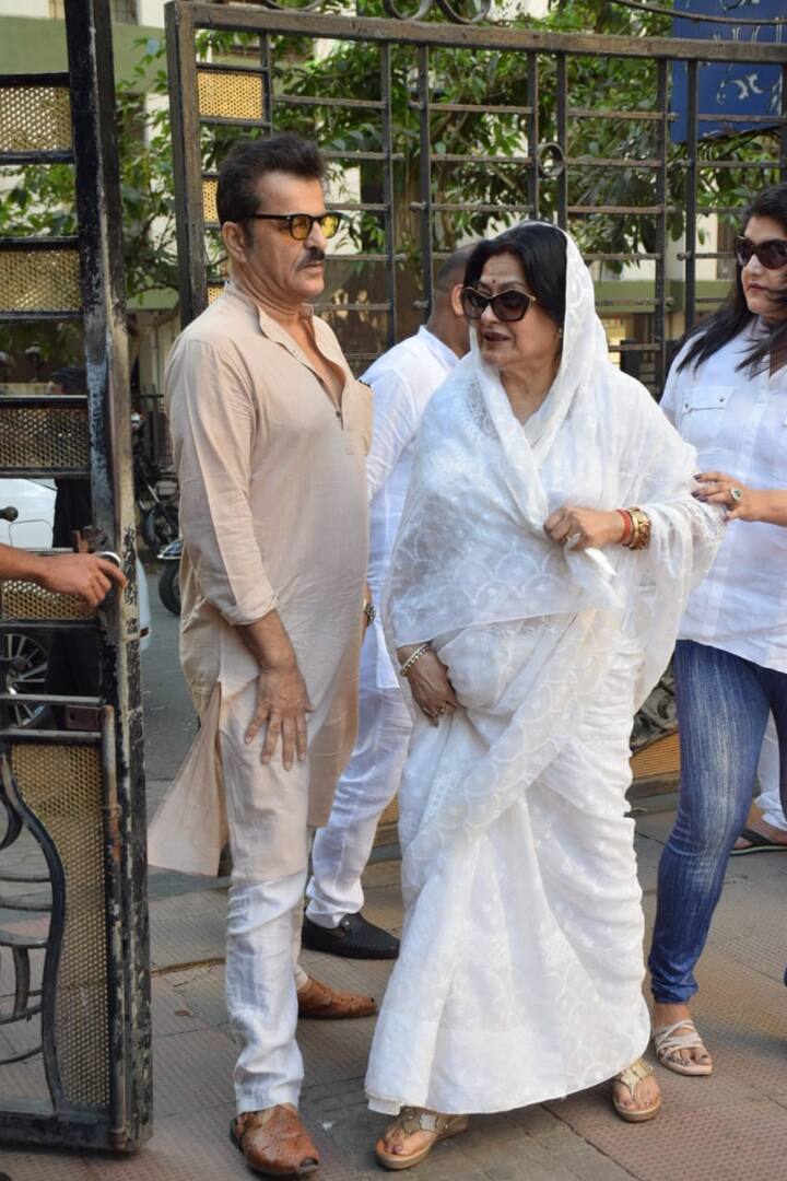 সতীশ কৌশিকের সহকর্মী অনুপম খের, বনি কপূর, গুলশন গ্রোভার, বিবেক অগ্নিহোত্রী, জাভেদ আখতার, জ্যাকি শ্রফ, বিদ্যা বালান এসেছিলেন।