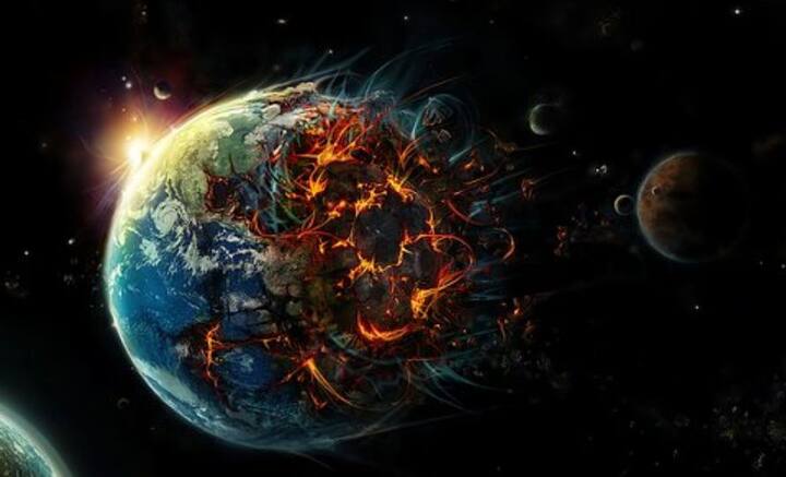 তবে বিজ্ঞানীদের মতে, একেবারে গোড়ার দিকে, প্রায় ৪৫০ কোটি বছর আগে পৃথিবীর আদৌ কোনও উপগ্রহ ছিল না। আজ থেকে প্রায় ৪৪০ কোটি বছর আগে আয়তনে প্রায় মঙ্গলগ্রহের সমান একটি প্রোটোপ্ল্যানেট ‘থিয়া’র সঙ্গে পৃথিবীর ধাক্কা লাগে। তাতে পৃথিবীর কিছুটা অংশ মহাকাশে ছিটকে যায়। তা-ই পরবর্তী কালে চাঁদের আকার ধারণ করে বলে ২০২২ সালে দ্য অ্যাস্ট্রোফিজিক্যাল জার্নাল লেটার্স-এ প্রকাশিত একটি গবেষণায় দাবি করা হয়।