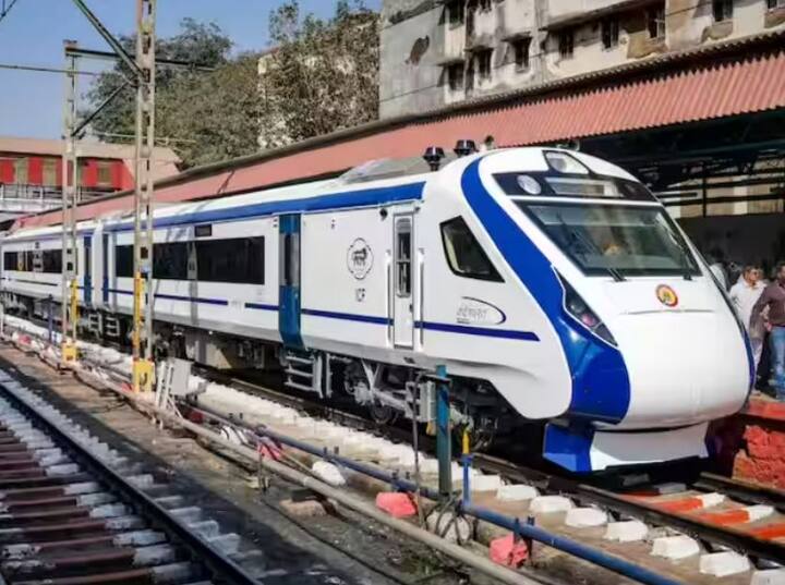 Delhi-Jaipur Vande Bharat Express:  દિલ્હી અને રાજસ્થાનના રહેવાસીઓ માટે સારા સમાચાર છે. સરકારે બંને રાજ્યો વચ્ચે નવી સેમી-હાઈ-સ્પીડ વંદે ભારત એક્સપ્રેસ ટ્રેન ચલાવવાની જાહેરાત કરી છે.