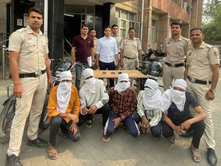 Delhi Crime: Five accused arrested for three robberies in one and a half hours in Timarpur, one national player of kick volleyball