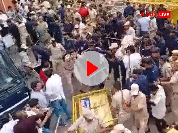 RTH Bill Protest Private Doctors Beaten up by Jaipur Police Clothes were Torn Video Viral ANN RTH Bill Protest: प्राइवेट डॉक्टर्स पर पुलिस ने जमकर चलाई लाठियां, कई घायल, कपड़े तक फाड़े गए