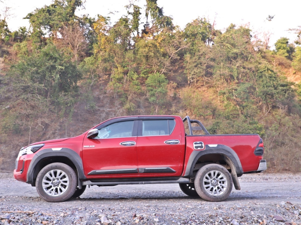 Toyota Hilux 2023 Automatic Off-Road Review — Looks, Ground Clearance And Performance