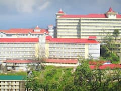 हिमाचल प्रदेश के हर जिले में होगा आदर्श स्वास्थ्य संस्थान, मेडिकल कॉलेजों में मिलेगी रोबोटिक सर्जरी की सुविधा