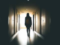 14 साल की लड़की ने खुद को ब्लेड से किया घायल, छेड़छाड़ की झूठी कहानी बनाई, वजह चौंका देगा