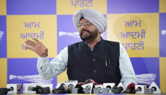 Punjab's brotherhood and harmony is our priority, Bhagwant Mann's government will deal strictly with anyone trying to challenge it: Kuldeep Dhaliwal ਜੋ ਵੀ ਪੰਜਾਬ ਦੇ ਭਾਈਚਾਰੇ ਤੇ ਸਾਂਝ ਨੂੰ ਤੋੜਨ ਦੀ ਕੋਸ਼ਿਸ਼ ਕਰੇਗਾ, ਮਾਨ ਸਰਕਾਰ ਉਸ ਨਾਲ ਸਖ਼ਤੀ ਨਾਲ ਨਜਿੱਠੇਗੀ : ਕੁਲਦੀਪ ਧਾਲੀਵਾਲ