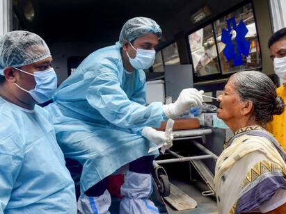 face mask mandatory  in tamilnadu govt hospitals from tomorrow TN Corona Mask: 3,000-ஐ தாண்டிய கொரோனா பாதிப்பு.. நாளை முதல் மீண்டும் தமிழகத்தில் மாஸ்க் கட்டாயம்