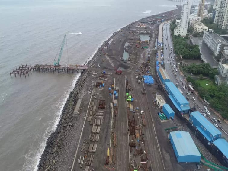 Mumbai Coastal Road work of coastal road in Mumbai will be delayed by a month Maharashtra Marathi News Mumbai Coastal Road: मुंबईतील कोस्टल रोडचं काम महिनाभर लांबणार, एप्रिल महिन्यात पूर्ण होणार बोगद्याचे काम