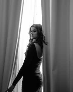 Saiee Manjrekar: महेश मांजरेकरांच्या लेकीचे फोटो व्हायरल.... सई दिसतेय एकदम बोल्ड