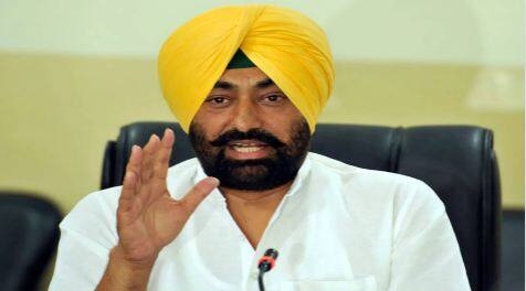 Sukhpal Khaira, furious at CM Bhagwant Mann, said that he has turned Punjab into a police state by proving himself as an incompetent and inefficient CM. Punjab News: ਸੀਐਮ ਭਗਵੰਤ ਮਾਨ 'ਤੇ ਭੜਕੇ ਸੁਖਪਾਲ ਖਹਿਰਾ, ਬੋਲੇ ਆਪਣੇ ਆਪ ਨੂੰ ਅਯੋਗ ਤੇ ਅਕੁਸ਼ਲ ਸੀਐਮ ਸਾਬਤ ਕਰਦਿਆਂ ਪੰਜਾਬ ਨੂੰ ਪੁਲਿਸ ਰਾਜ 'ਚ ਬਦਲਿਆ...