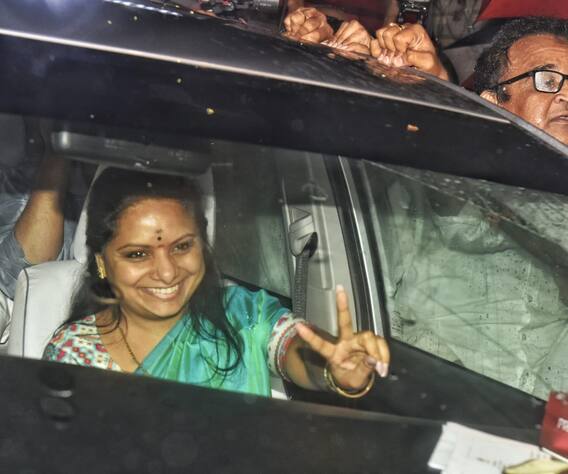 MLC Kavitha ED Enquiry Close : లిక్కర్ స్కామ్ లో ముగిసిన ఎమ్మెల్సీ కవిత విచారణ | ABP Desam