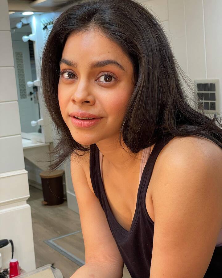 सुमोनाने सोशल मीडियावर अॅक्टिव्ह असते.