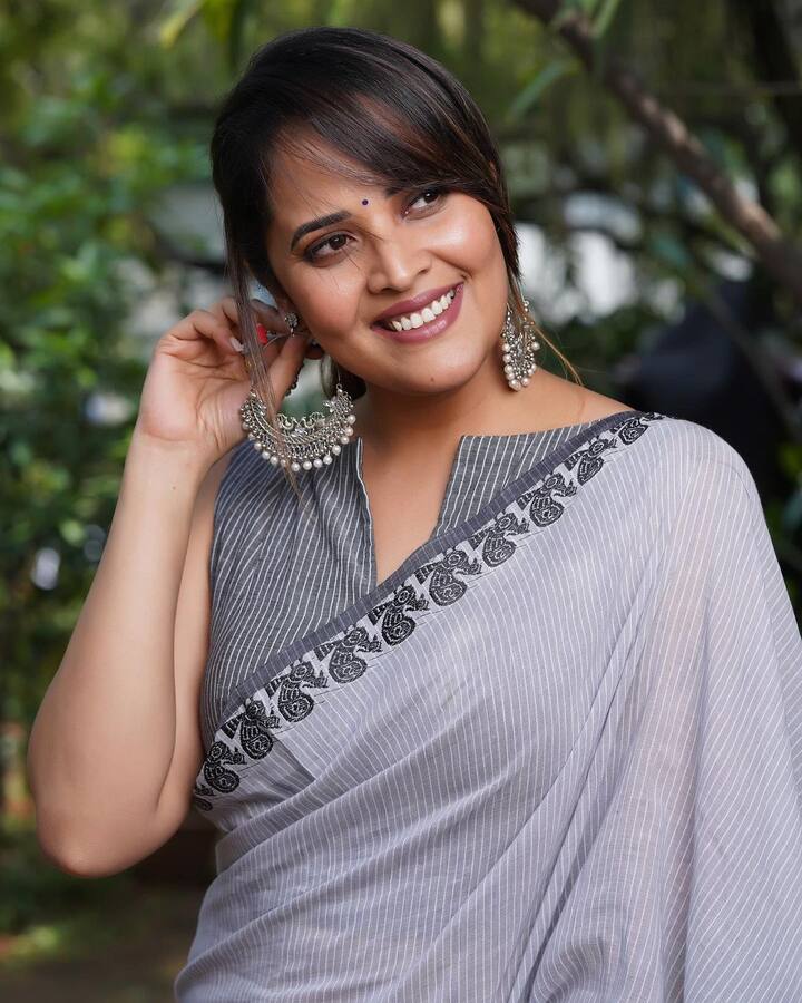 అనసూయ లేటెస్ట్ శారీ ఫొటోలు - Image Credit: Anasuya Bhardwaj/Instagram