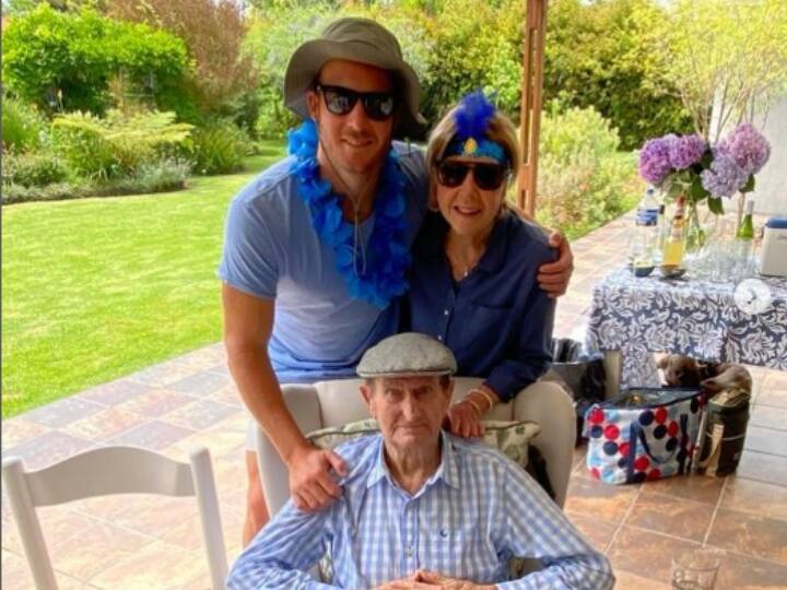 रिपोर्ट्स के मुताबिक, किलर मिलर का पीटरमारित्सबर्ग में लक्जरी घर है. उनका यह घर प्राकृतिक सुंदरता से लैस है. इस घर में डेविड मिलर अपने माता-पिता और परिवार के अन्य सदस्यों के साथ रहते हैं. हालांकि मिलर के इस आलीशान घर की कीमत कितनी है. इसका खुलासा नहीं किया गया है.