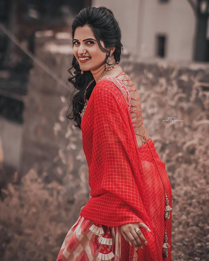 సోషల్ మీడియాలోనూ మస్త్ యాక్టివ్ గా ఉంటుంది.Photo Credit: sravanthi_chokarapu/ instagram