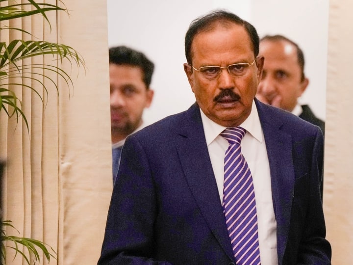 पीएम मोदी से मिलने पहुंचे NSA अजीत डोभाल, गृहमंत्री अमित शाह और बीजेपी चीफ भी मीटिंग के लिए मौजूद NSA Ajit Doval arrived to meet PM Modi HM Amit Shah BJP chief also present for meeting पीएम मोदी से मिलने पहुंचे NSA अजीत डोभाल, गृहमंत्री अमित शाह और बीजेपी चीफ भी मीटिंग के लिए मौजूद