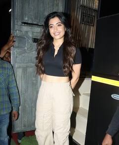 Rashmika Mandanna Spotted: વેનિટી વેેેન બહાર પાપારાઝીના કેમેરામાં કેદ થઇ રશ્મિકા મંદાન્ના