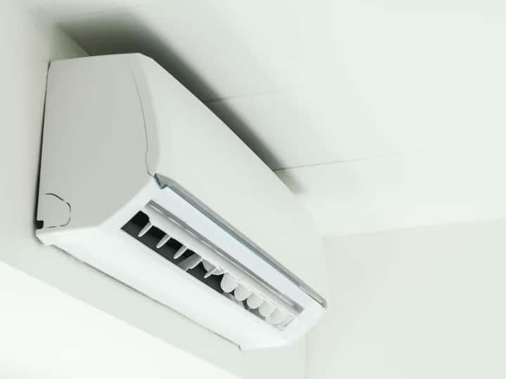 अब न फेंके AC से निकलने वाला पानी, इन कामों में कर सकते हैं इस्तेमाल अब न फेंके AC से निकलने वाला पानी, इन कामों में कर सकते हैं इस्तेमाल