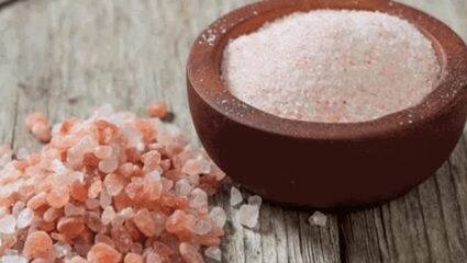 ચૈત્ર મહિનામાં સફેદ મીઠાને બદલે કરો સિંધવ મીઠાનું સેવન, જાણો તેના ગજબ ફાયદા? Why you should replace regular salt with sendha namak ચૈત્ર મહિનામાં સફેદ મીઠાને બદલે કરો સિંધવ મીઠાનું સેવન, જાણો તેના ગજબ ફાયદા?