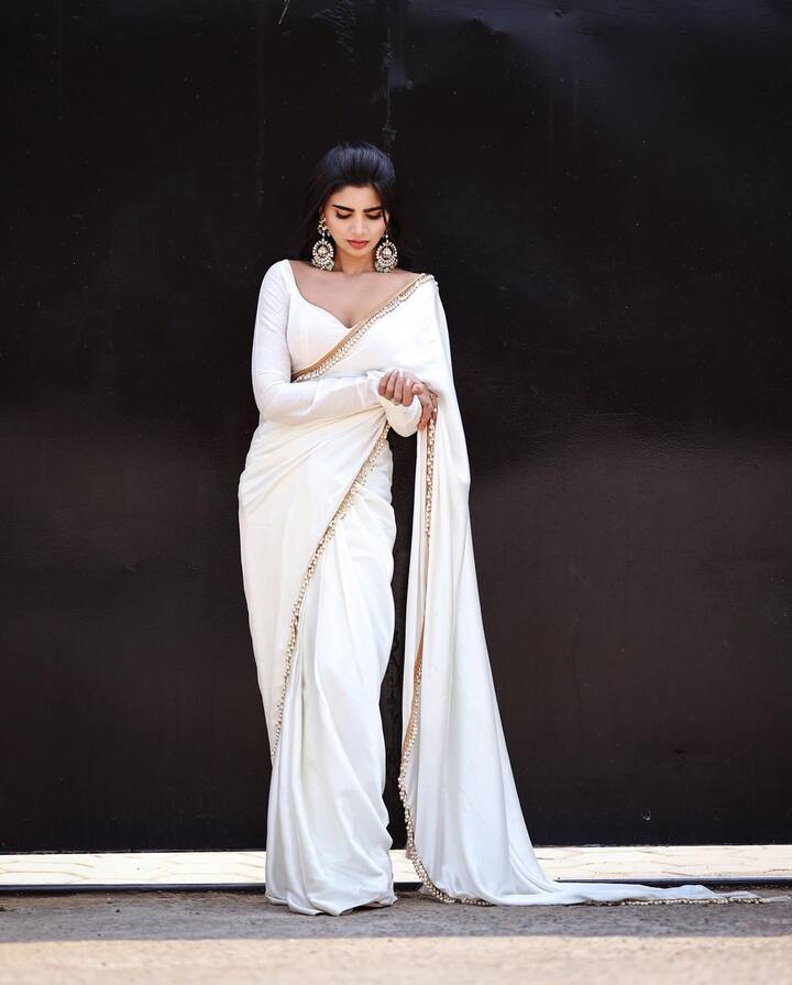 ‘జబర్దస్త్’ వర్ష లేటెస్ట్ ఫొటోలు - Image Credit: Sreemukhi/Instagram