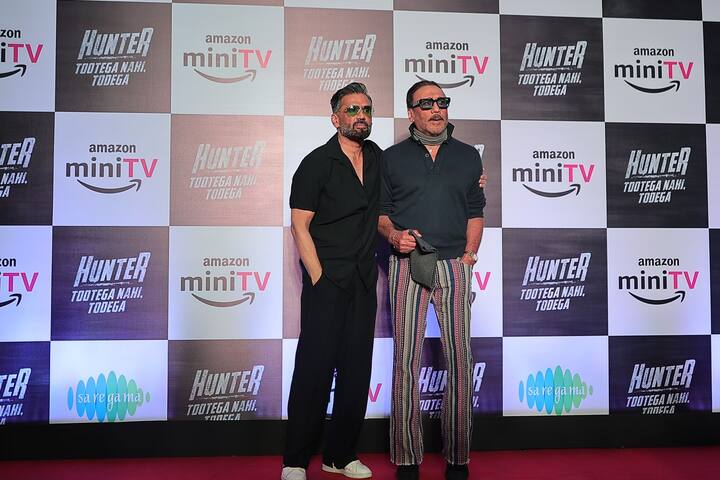 Suniel Shetty & Jackie Shroff were captured together, the two friends and iconic Bollywood personalities, made it a memorable evening.